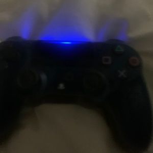 PS4 controller